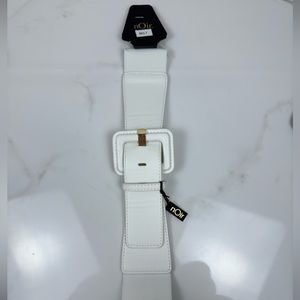 NWT nOir jewelry belt big white